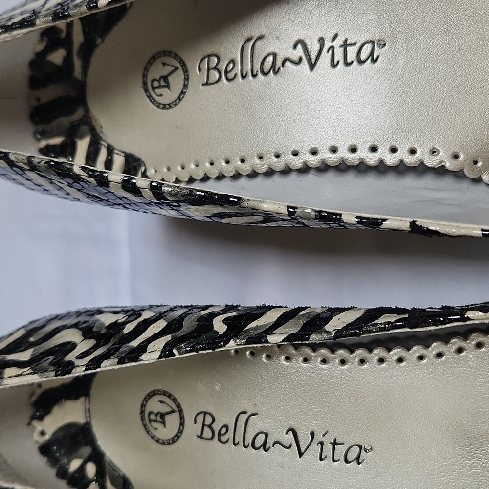 Bella Vita Black and Cream Patterned Heels, size 8W - Picture 2 of 6